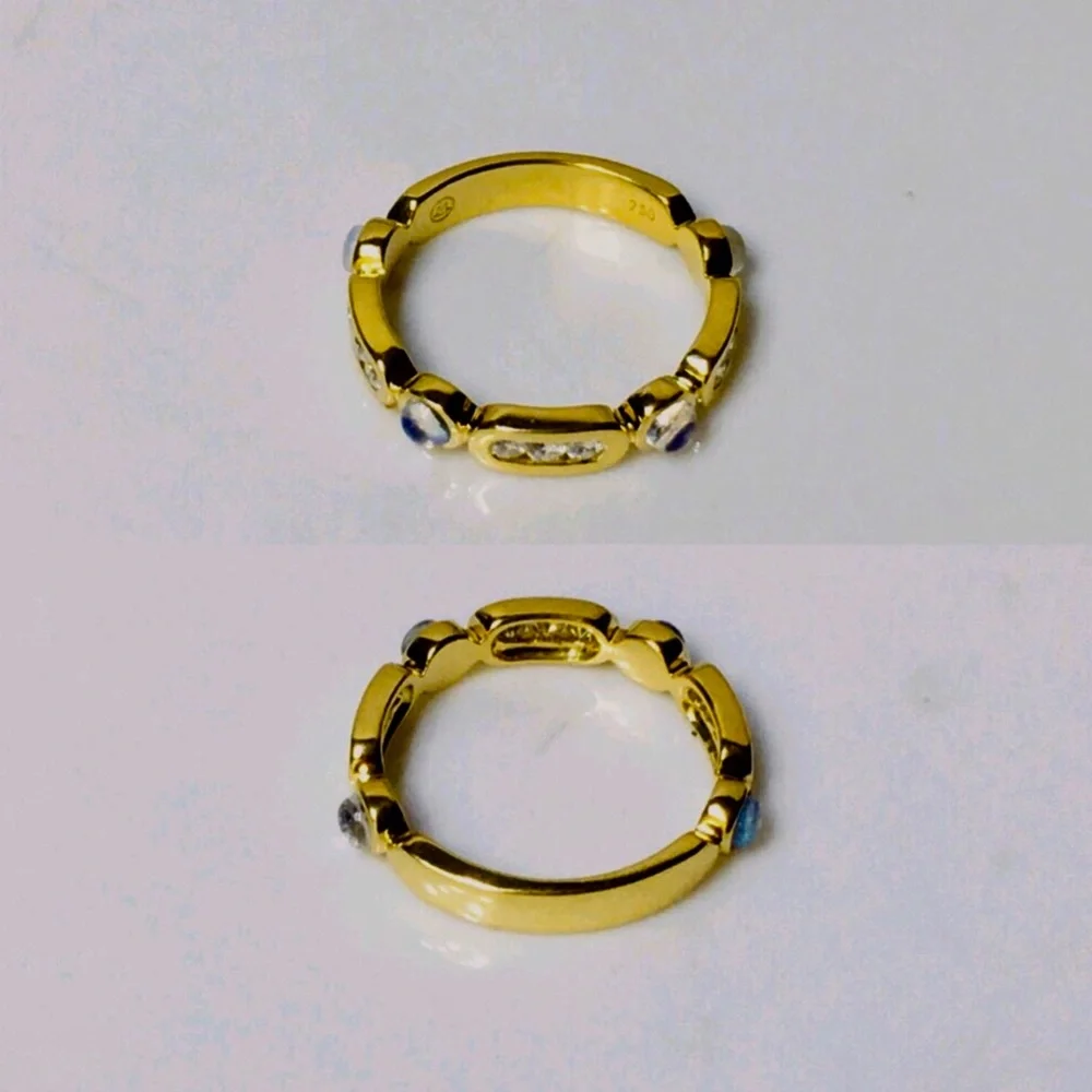Vintage rare Movado 18K yellow gold moonstones and diamonds stunning band ring